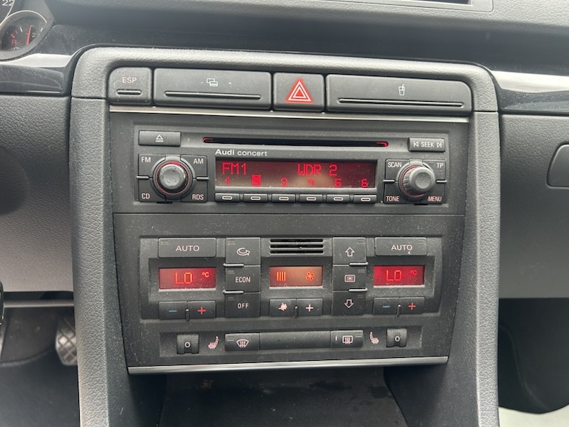 Audi A4 1.6 LIM KLIMA*RCD*SHZG*TEMPOMAT*ALU*PDC