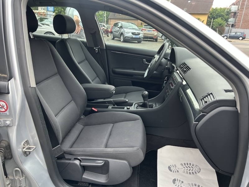 Audi A4 1.6 LIM KLIMA*RCD*SHZG*TEMPOMAT*ALU*PDC