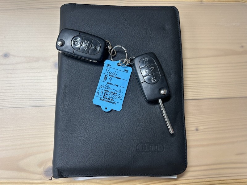 Audi A4 1.6 LIM KLIMA*RCD*SHZG*TEMPOMAT*ALU*PDC