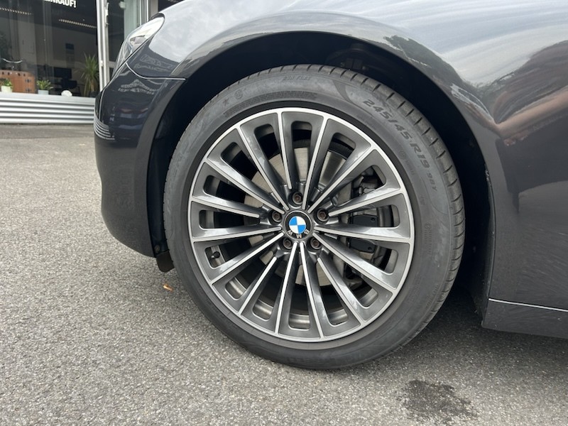 BMW 730D AUTOMATIK INNOVATIONSPAKET*SSD*HEAD-UP*R-CAM     