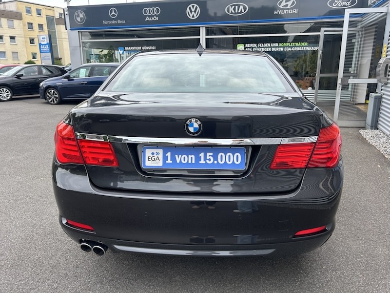 BMW 730D AUTOMATIK INNOVATIONSPAKET*SSD*HEAD-UP*R-CAM     