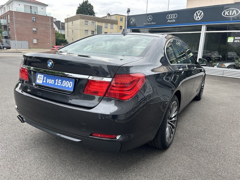 BMW 730D AUTOMATIK INNOVATIONSPAKET*SSD*HEAD-UP*R-CAM     