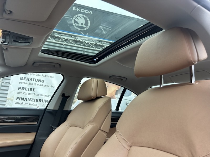BMW 730D AUTOMATIK INNOVATIONSPAKET*SSD*HEAD-UP*R-CAM     