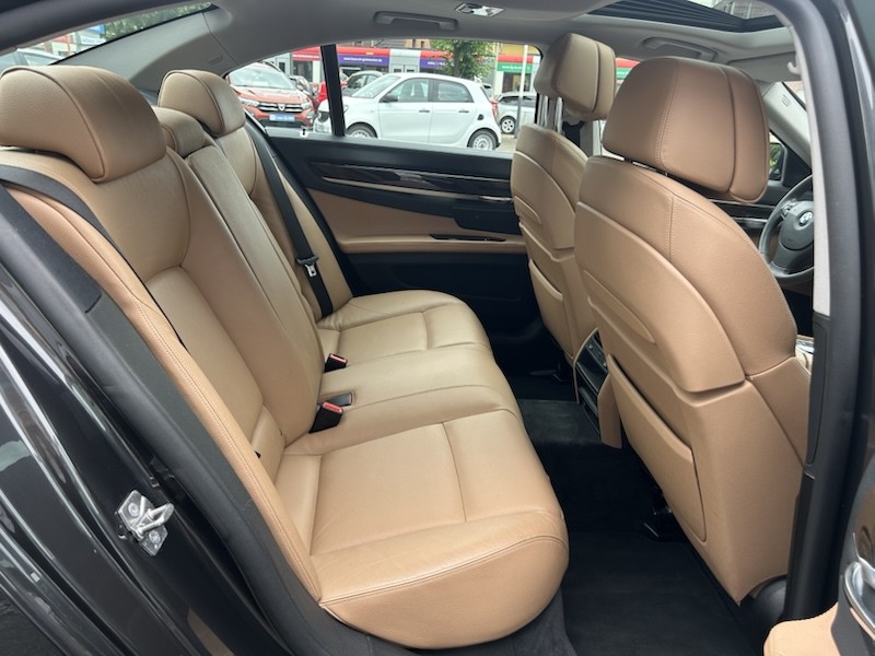 BMW 730D AUTOMATIK INNOVATIONSPAKET*SSD*HEAD-UP*R-CAM     