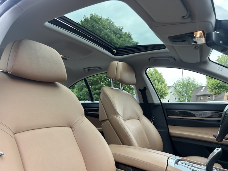 BMW 730D AUTOMATIK INNOVATIONSPAKET*SSD*HEAD-UP*R-CAM     