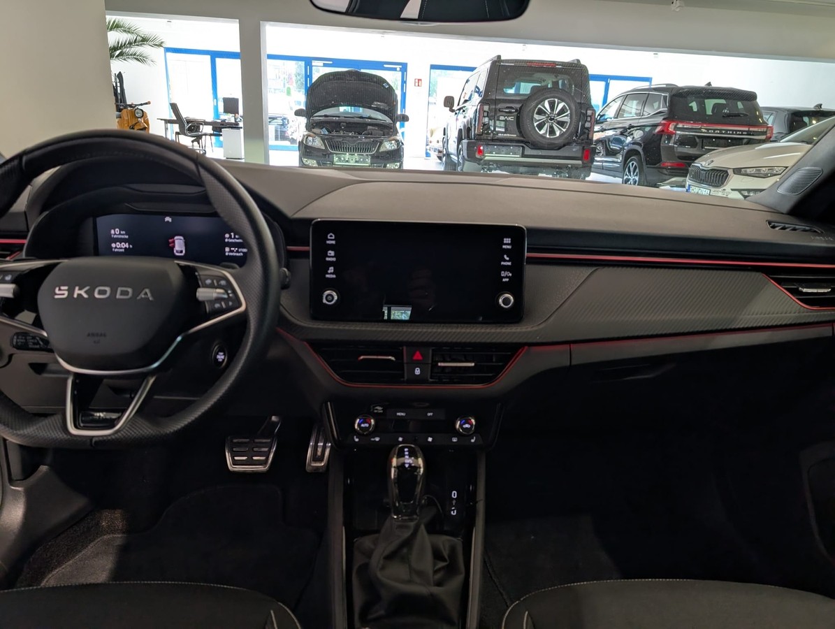 Skoda Scala 1.5TSI DSG Monte Carlo PANO AHK ACC