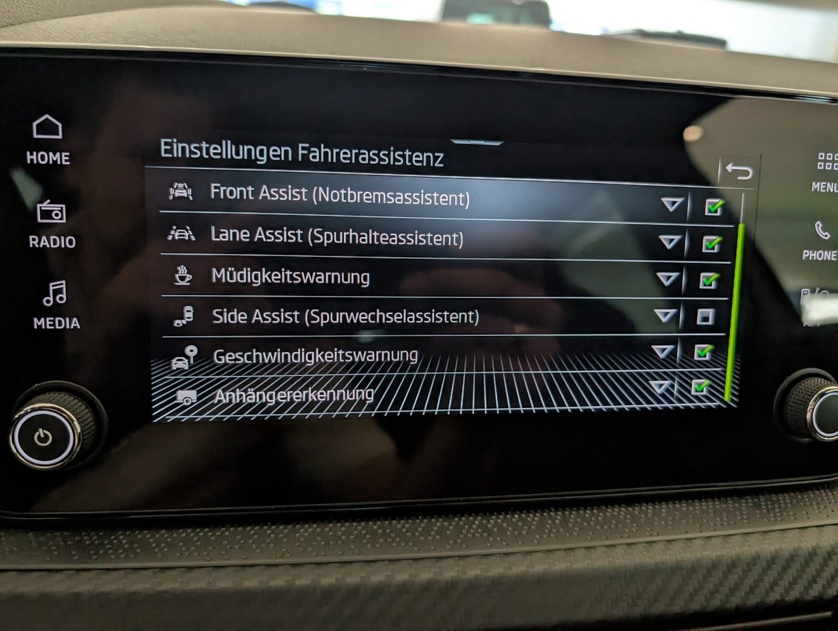 Skoda Scala 1.5TSI DSG Monte Carlo PANO AHK ACC