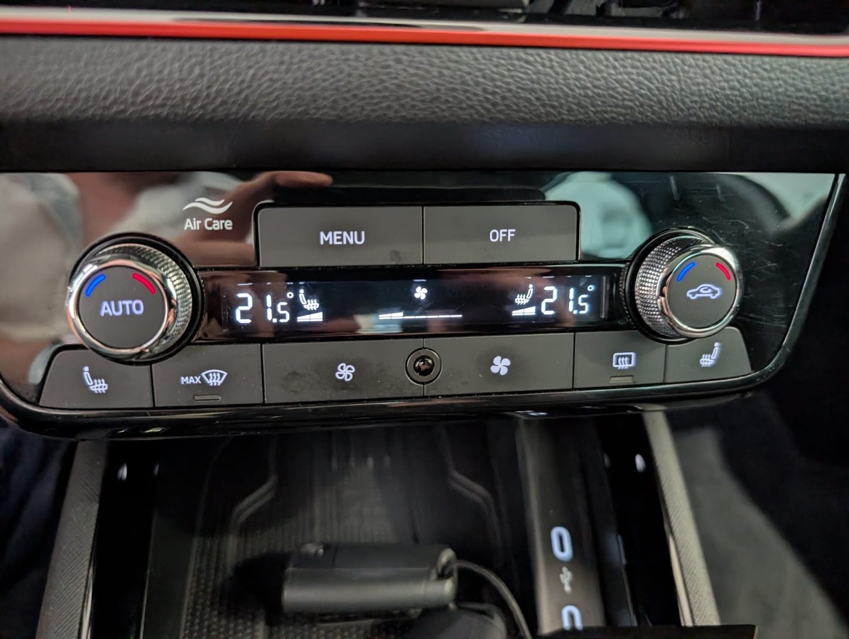 Skoda Scala 1.5TSI DSG Monte Carlo PANO AHK ACC