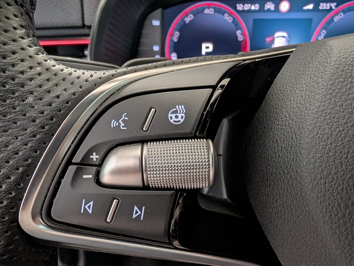 Skoda Scala 1.5TSI DSG Monte Carlo PANO AHK ACC