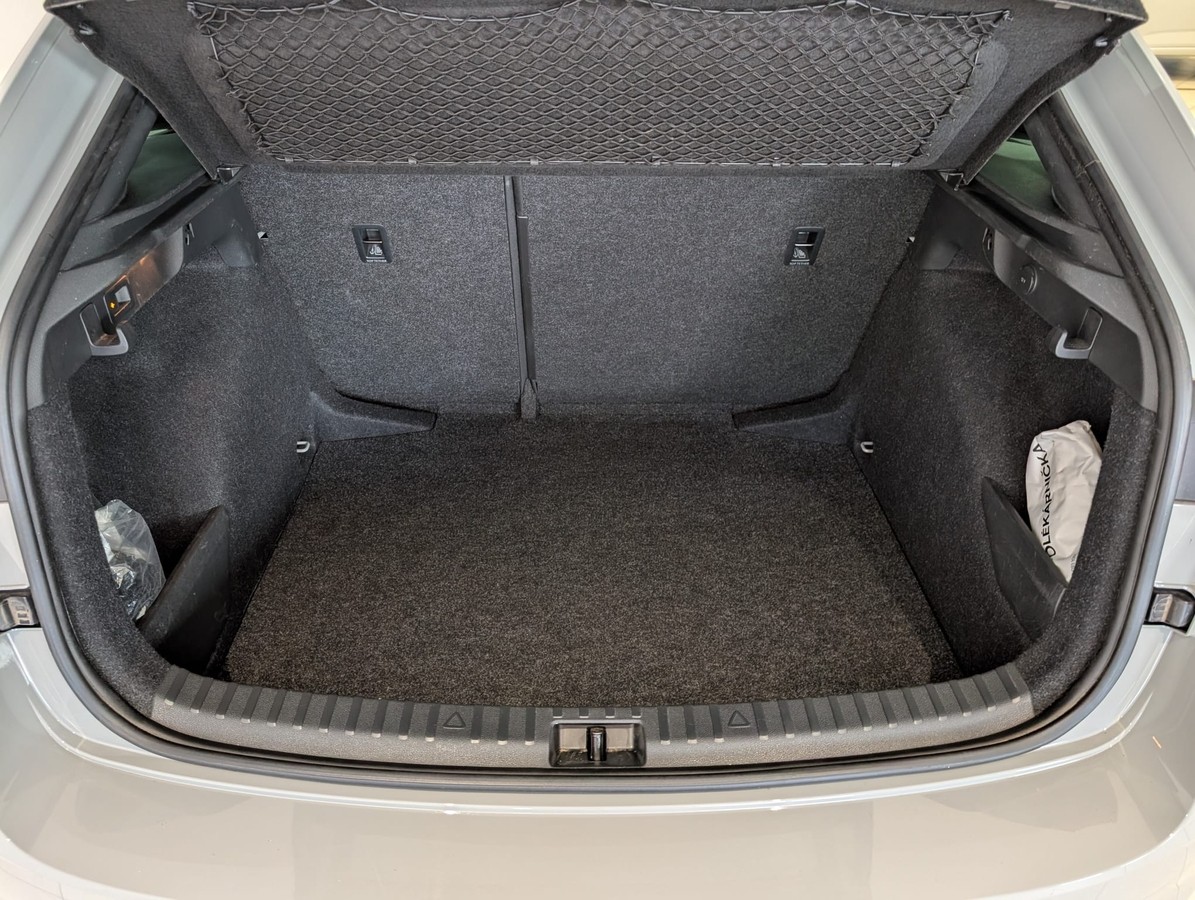 Skoda Scala 1.5TSI DSG Monte Carlo PANO AHK ACC