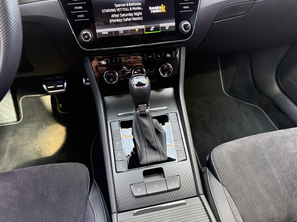 Skoda Superb Combi 2.0 TDI Sportline (EURO 6d) 