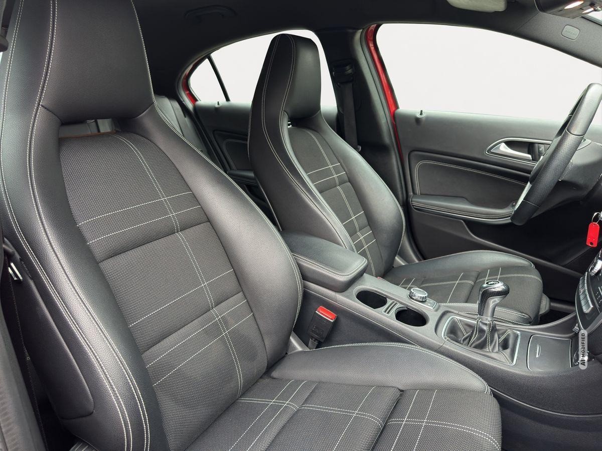 Mercedes-Benz Navi/SHZ/PDC/Bluetooth