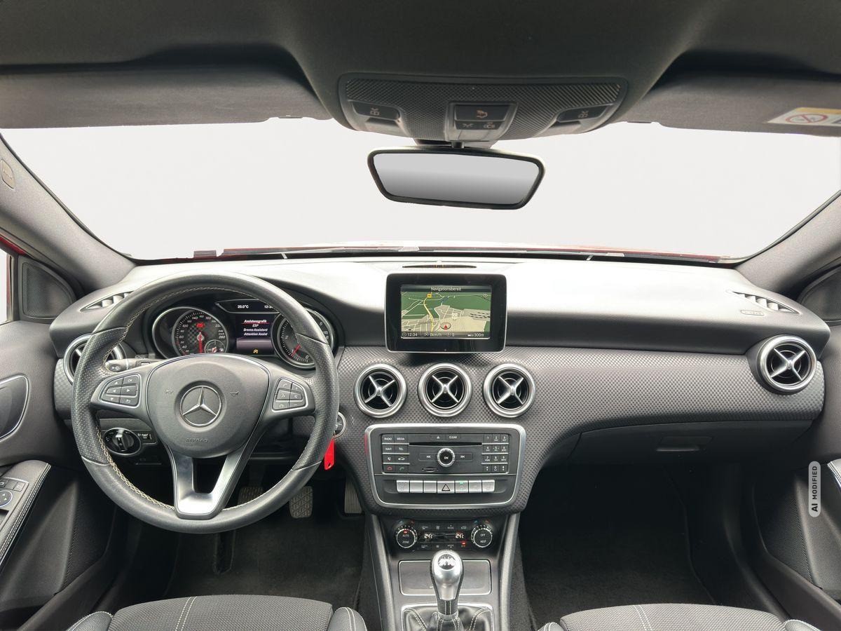 Mercedes-Benz d Navi/Klimaaut./BT/SHZ/PDC/TFL/17-LM
