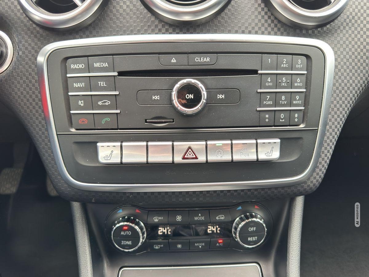 Mercedes-Benz Navi/SHZ/PDC/Bluetooth