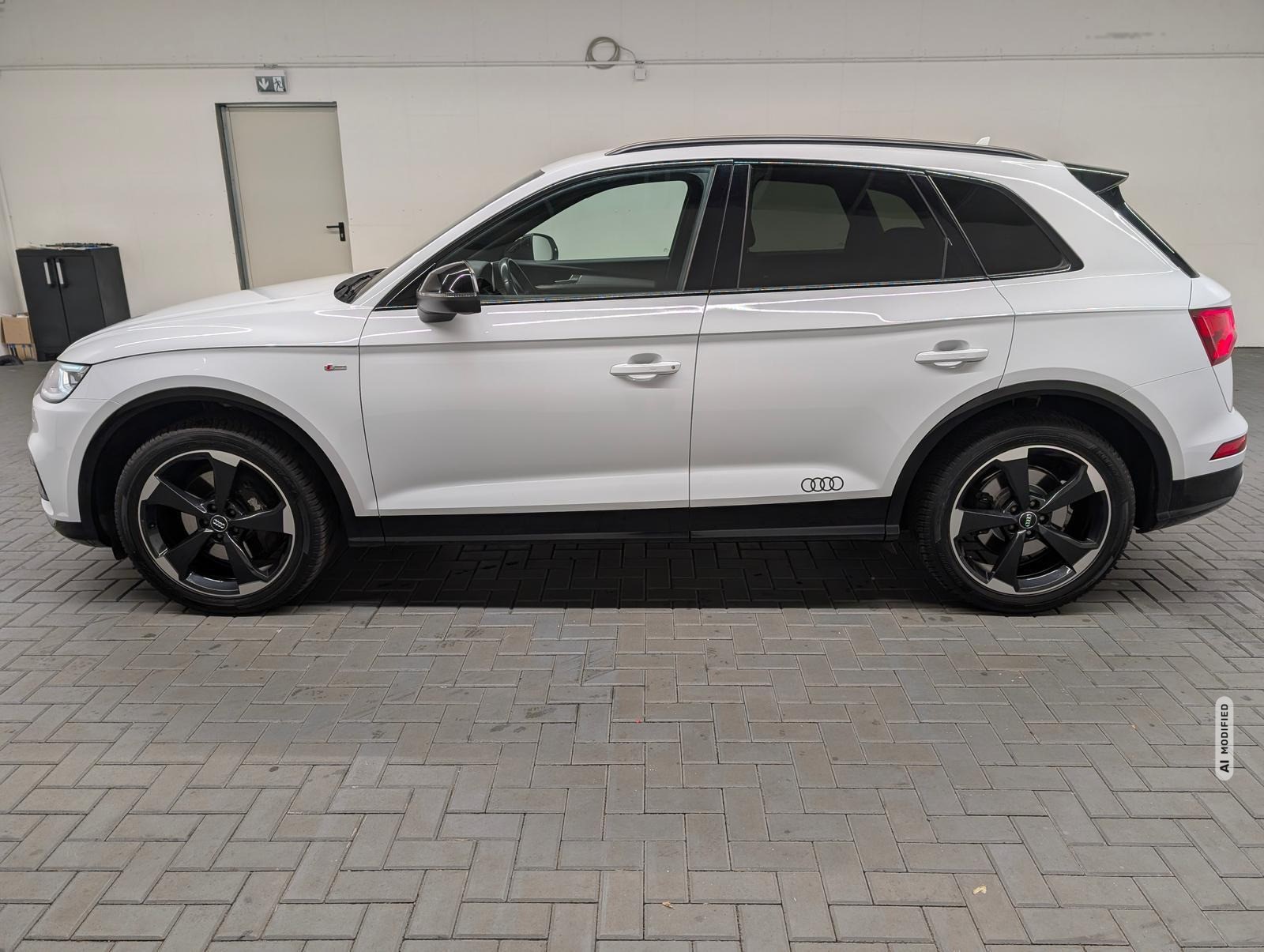 Audi Q5 quattro S-Line Matrix/AHK/el.Heck/Luft/20-LM