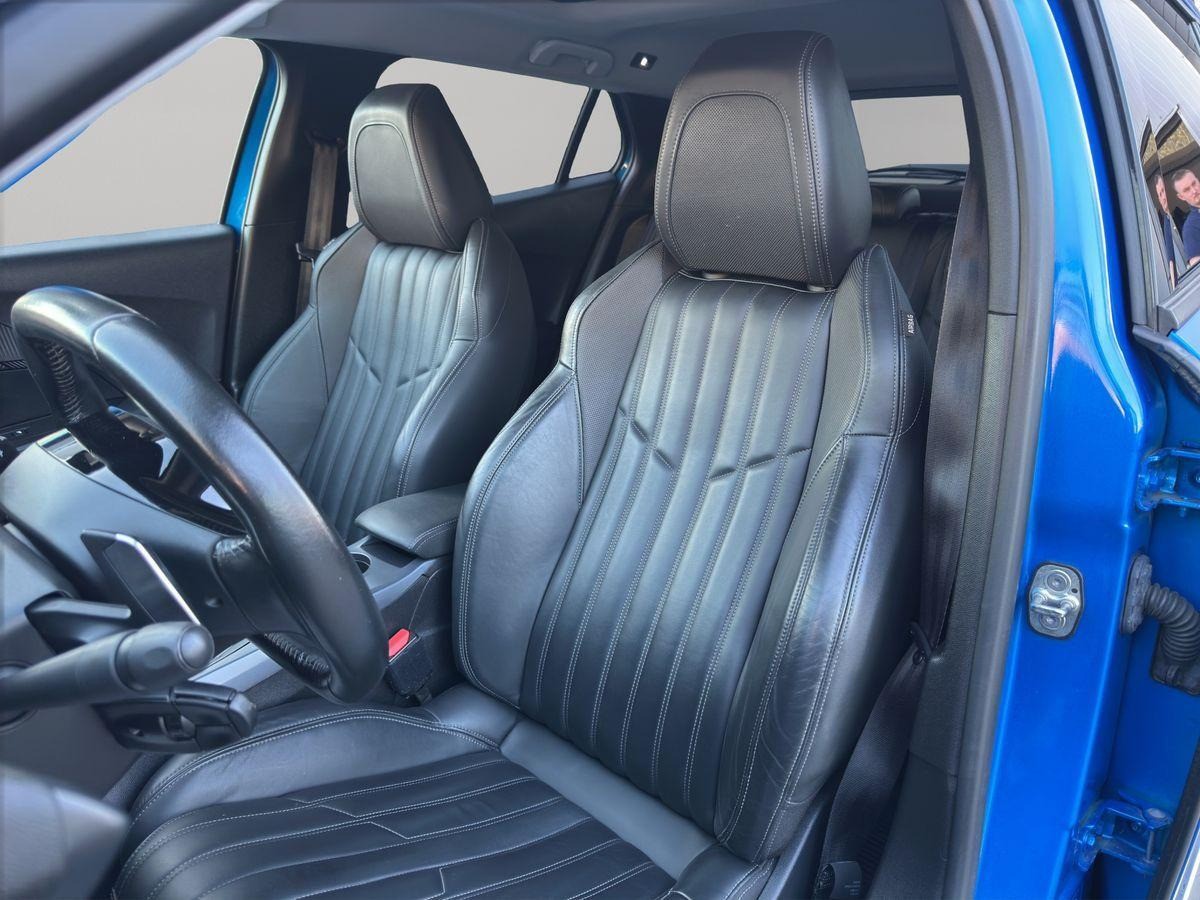 Peugeot 2008 Allure LED/Pano/Carplay/Kam/SHZ/Leder