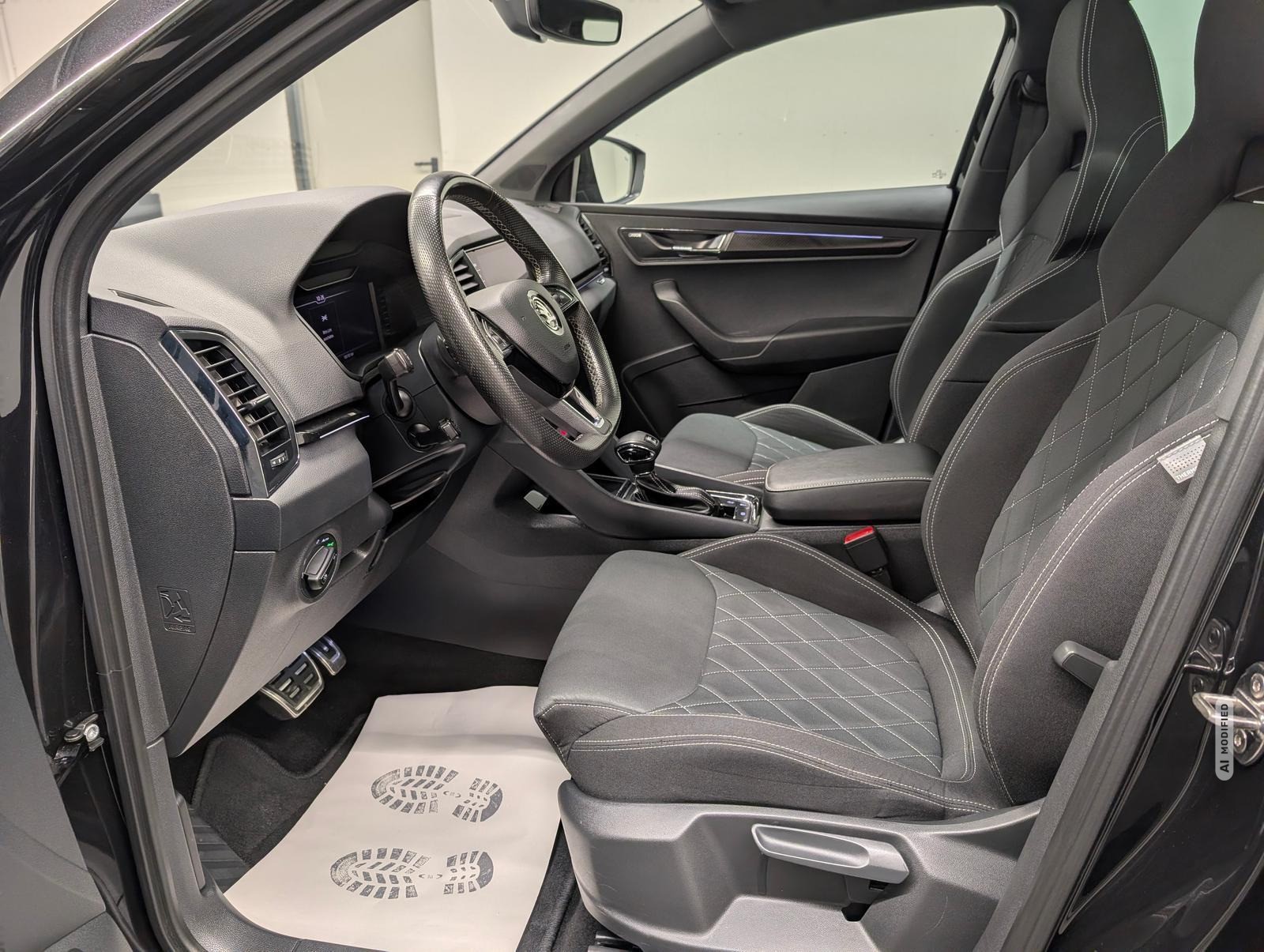 Skoda Karoq 4x4 Sportline Standhz/AHK/Pano/DCC/Canton