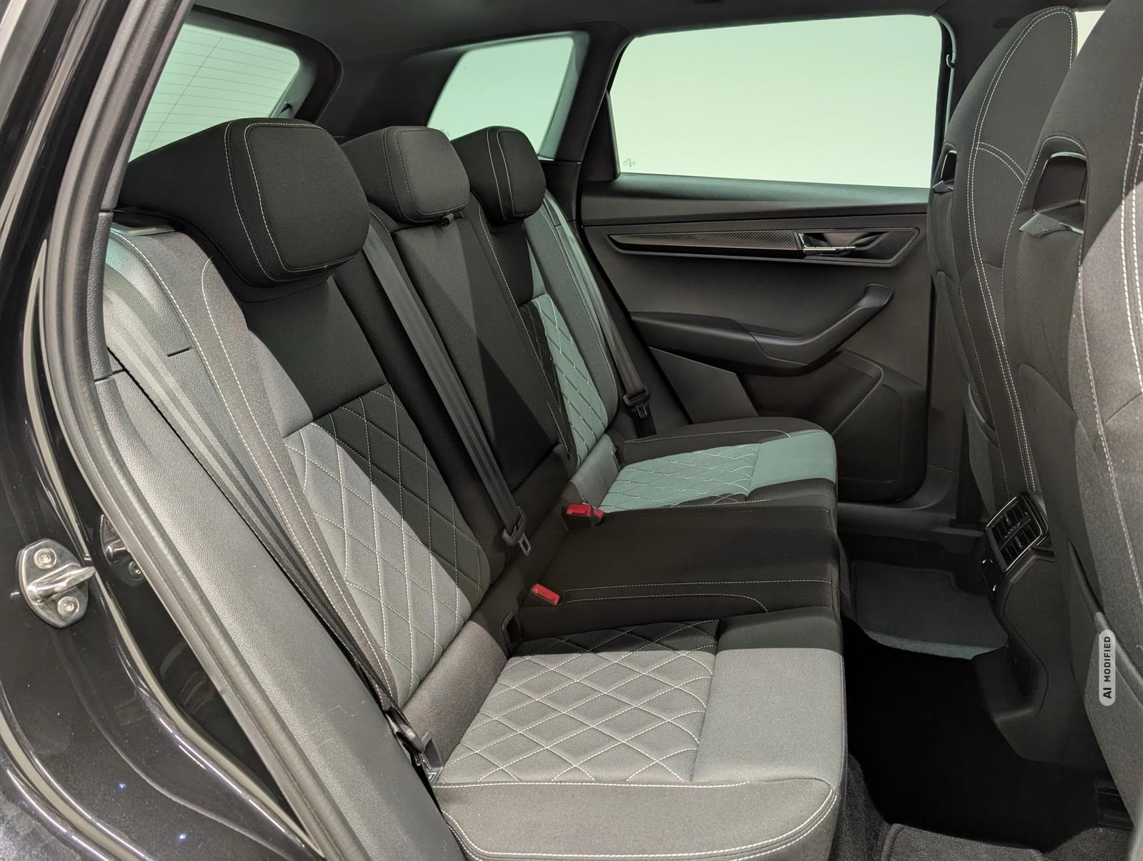 Skoda Karoq 4x4 Sportline Standhz/AHK/Pano/DCC/Canton