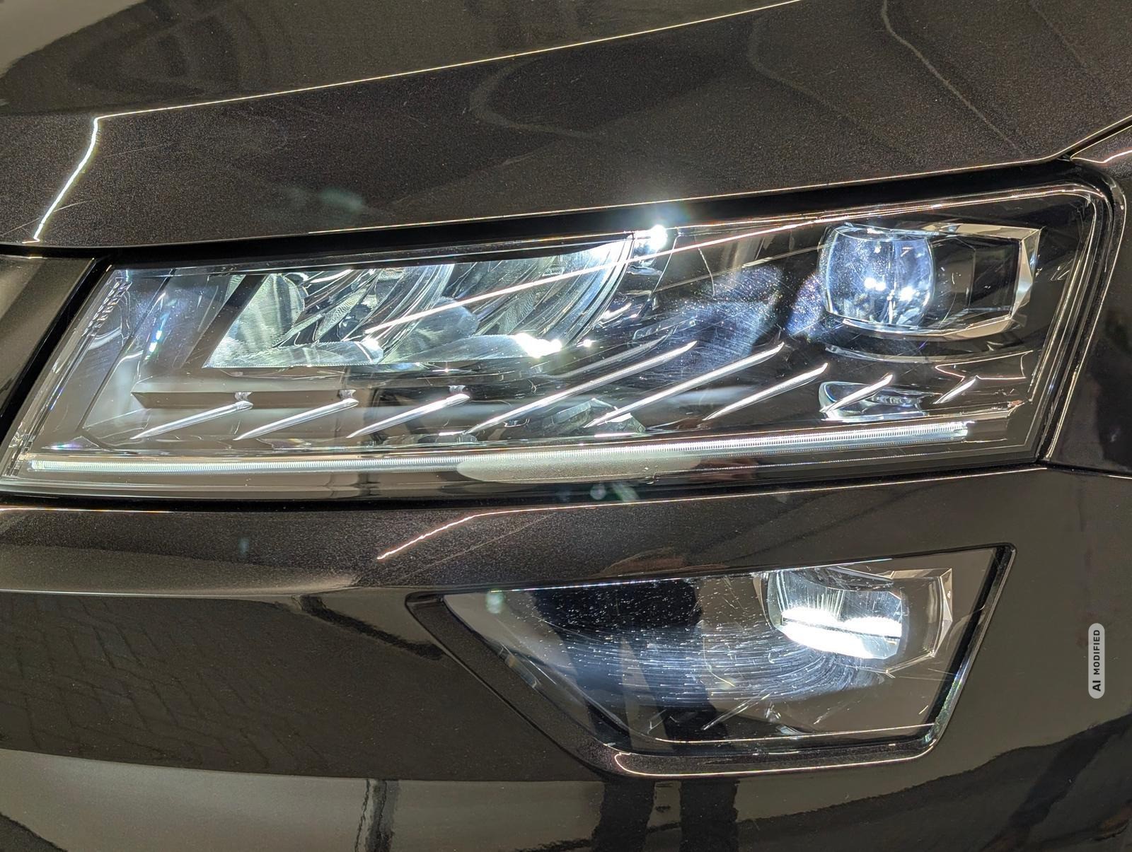 Skoda Karoq 4x4 Sportline Standhz/AHK/Pano/DCC/Canton