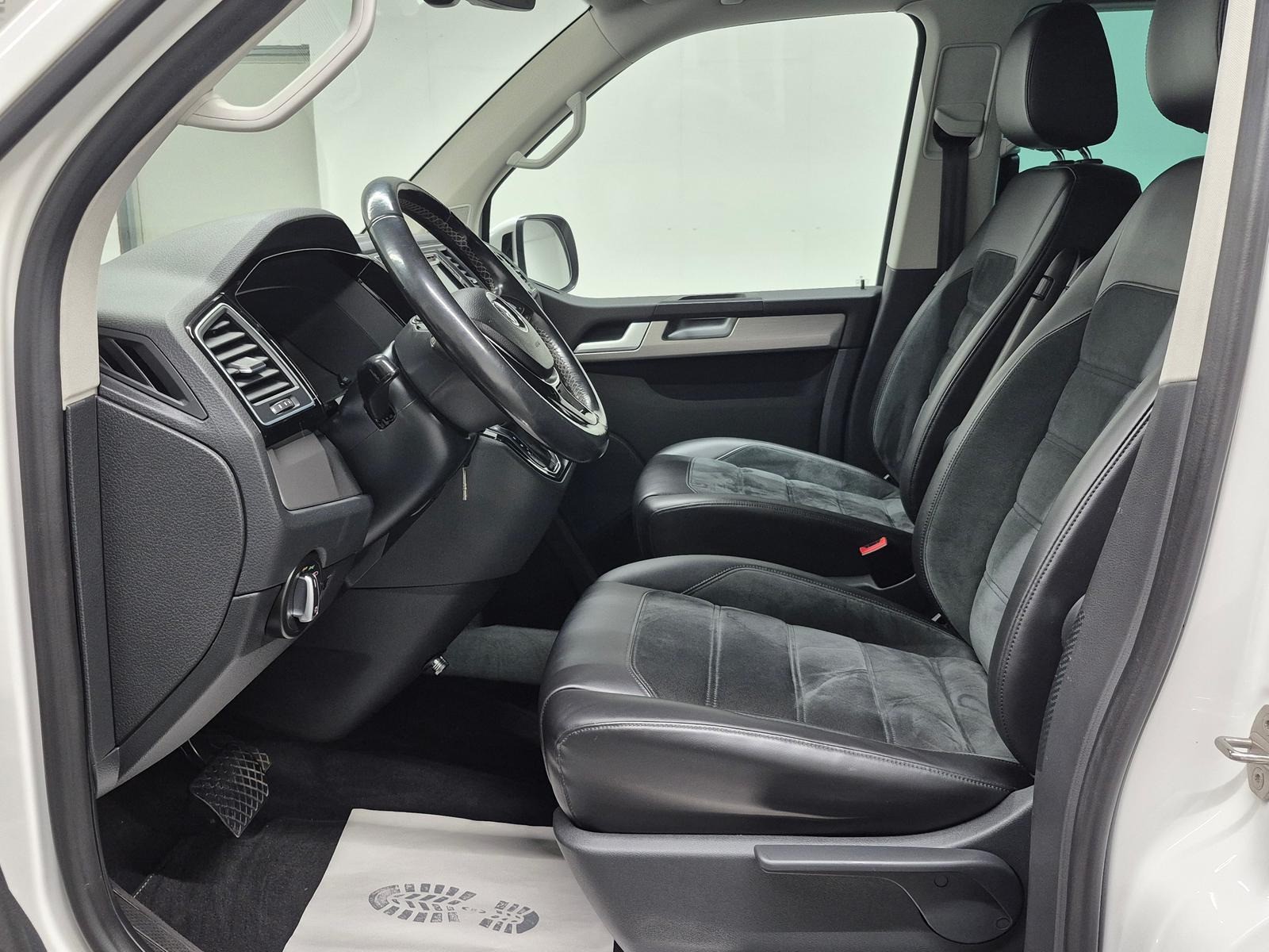 Volkswagen T6 Multivan Gen6 LED/Navi/Standhzg/AHK/PDC/18-LM