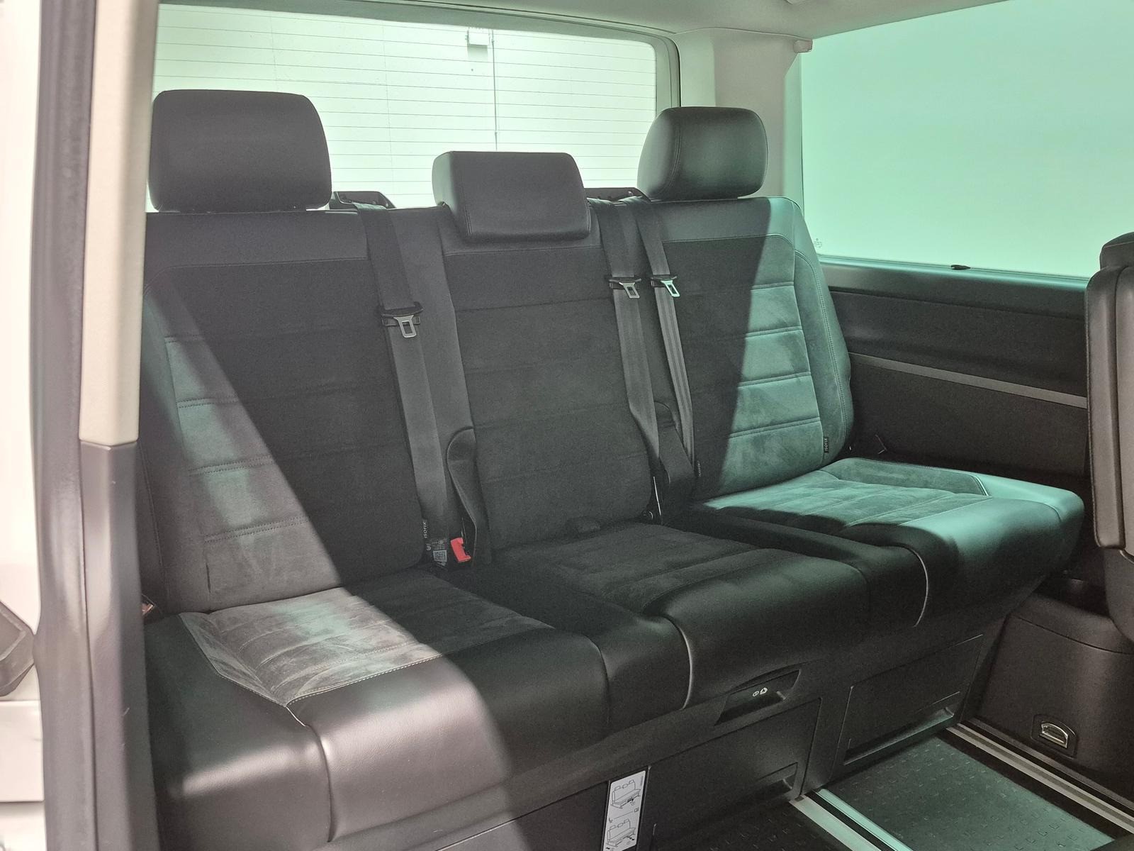 Volkswagen T6 Multivan Gen6 LED/Navi/Standhzg/AHK/PDC/18-LM