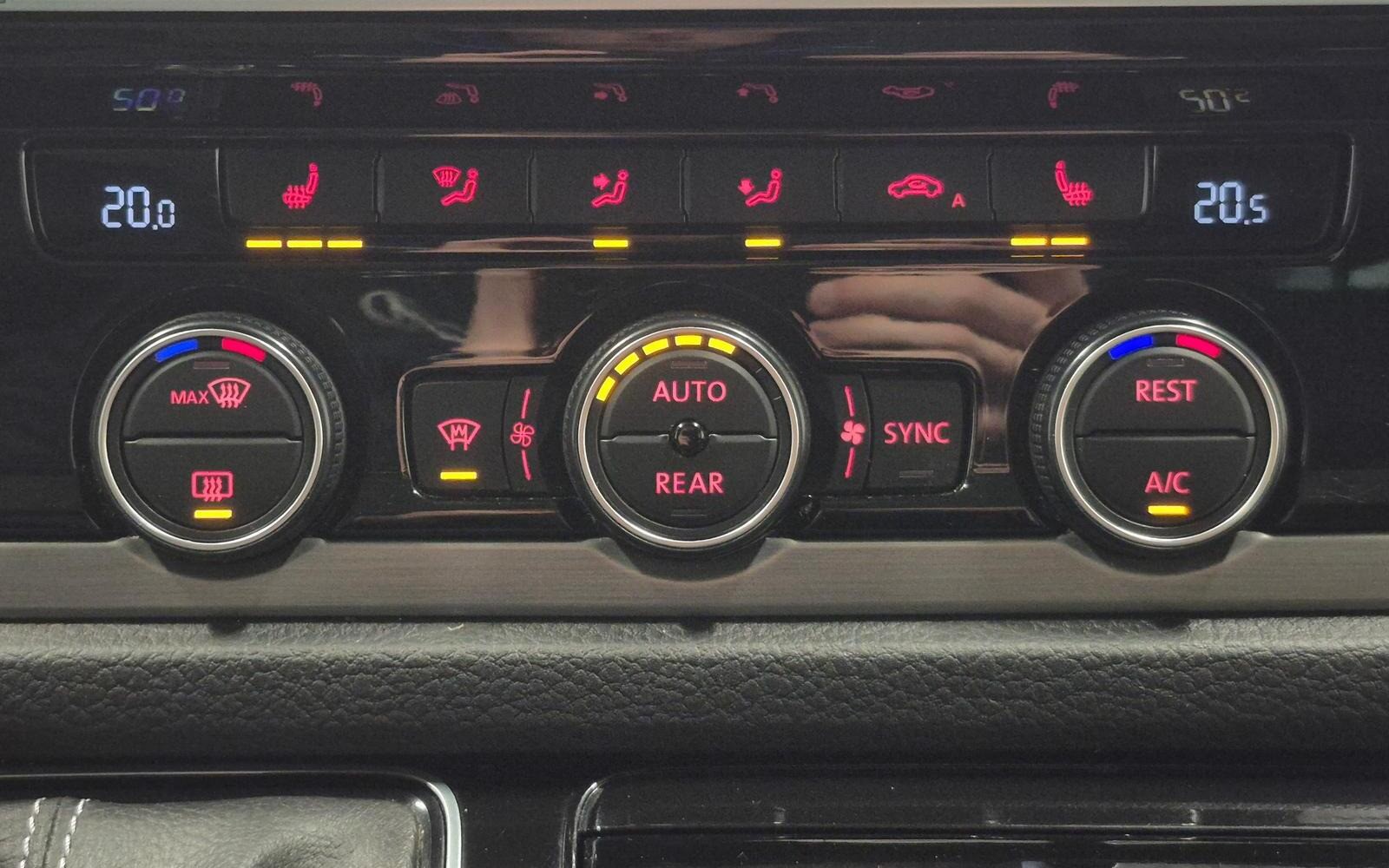Volkswagen T6 Multivan Gen6 LED/Navi/Standhzg/AHK/PDC/18-LM