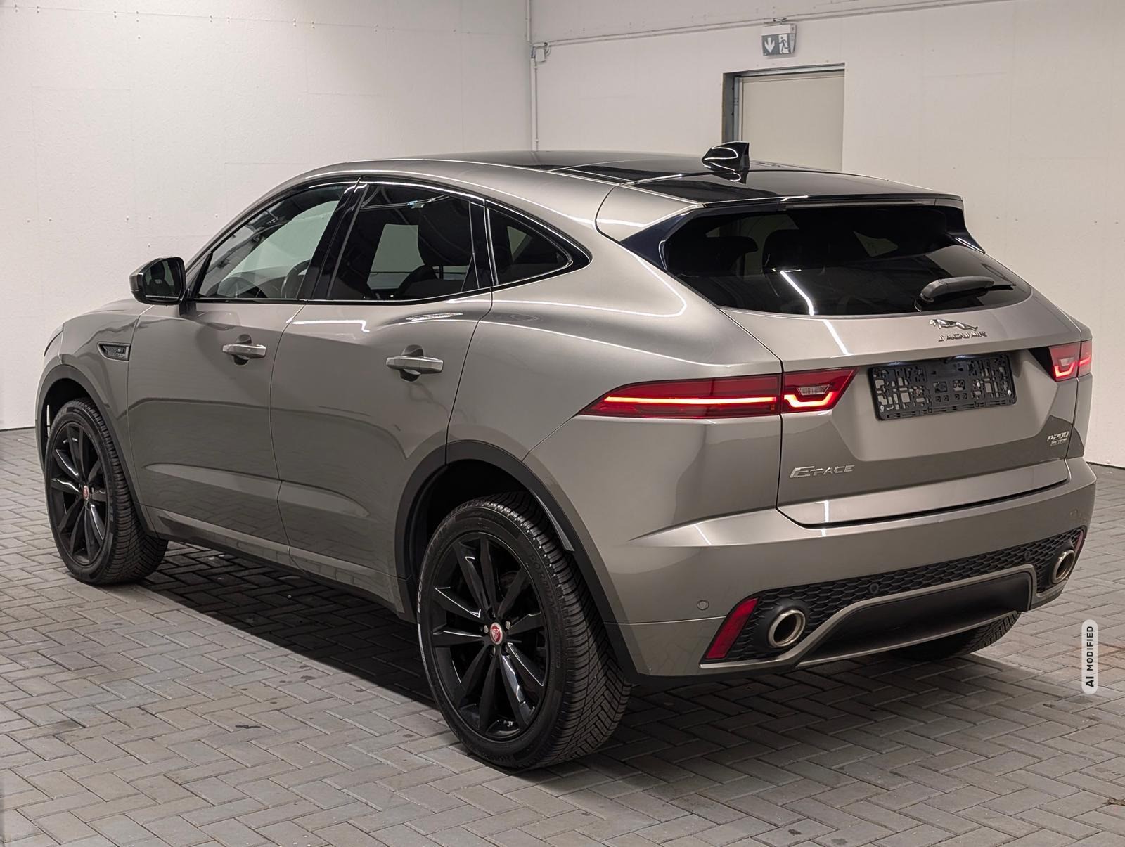 Jaguar E-Pace R-Dynamic S LED/Navi/Pano/SHZ/Kam/20-LM