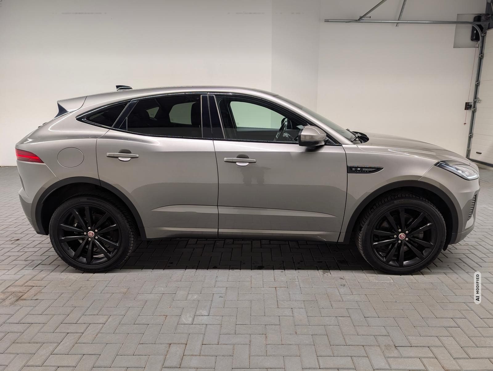 Jaguar E-Pace R-Dynamic S LED/Navi/Pano/SHZ/Kam/20-LM