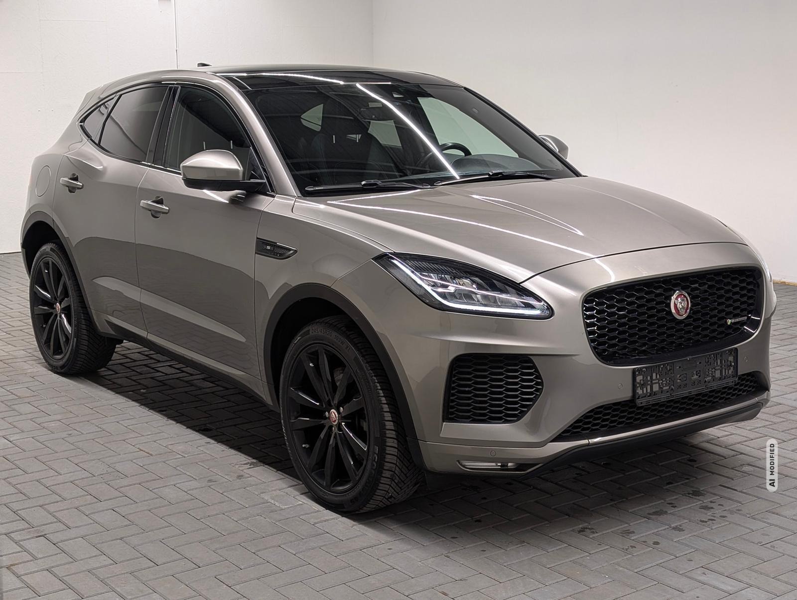 Jaguar E-Pace R-Dynamic S LED/Navi/Pano/SHZ/Kam/20-LM