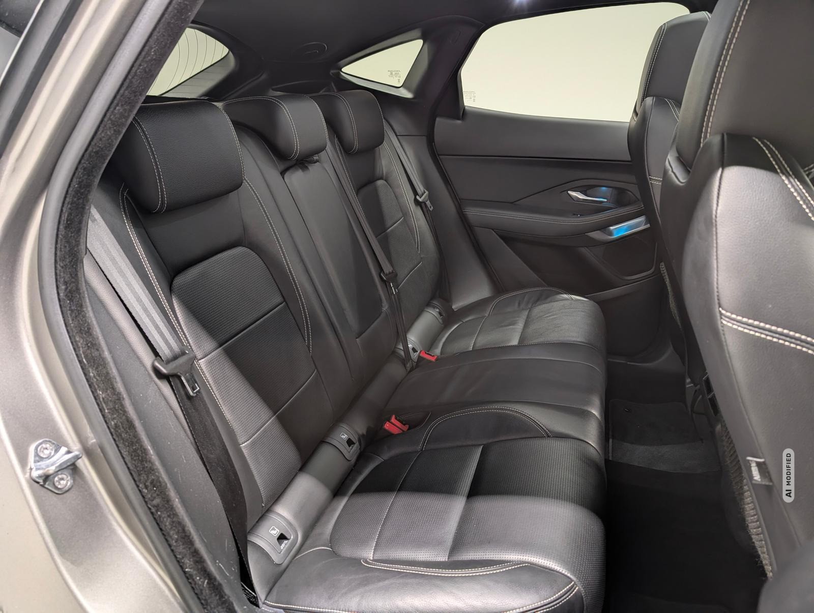 Jaguar E-Pace R-Dynamic S LED/Navi/Pano/SHZ/Kam/20-LM