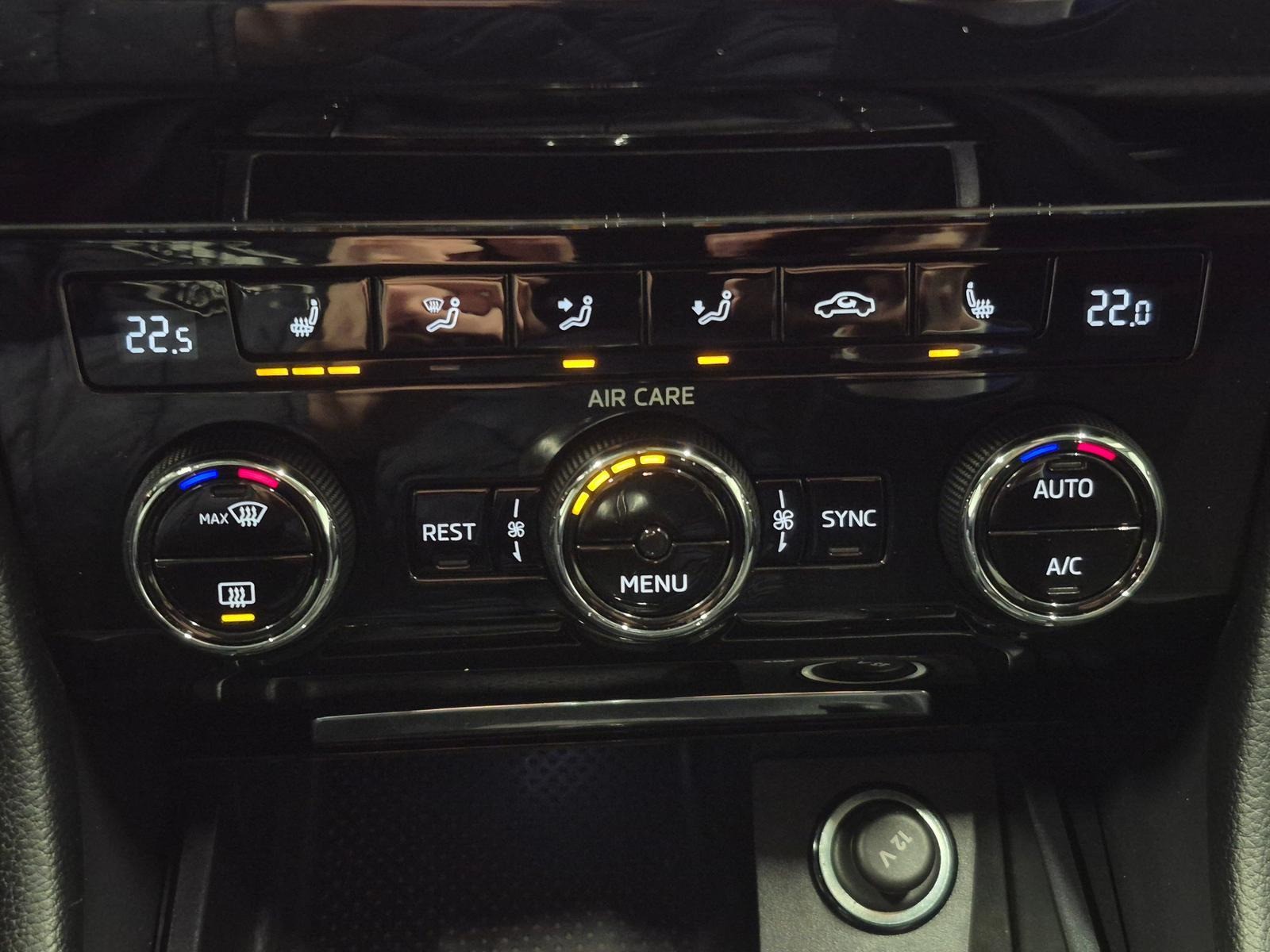 Skoda Superb DAB/SHZ/PDC/AHK/Tempom./16-LM