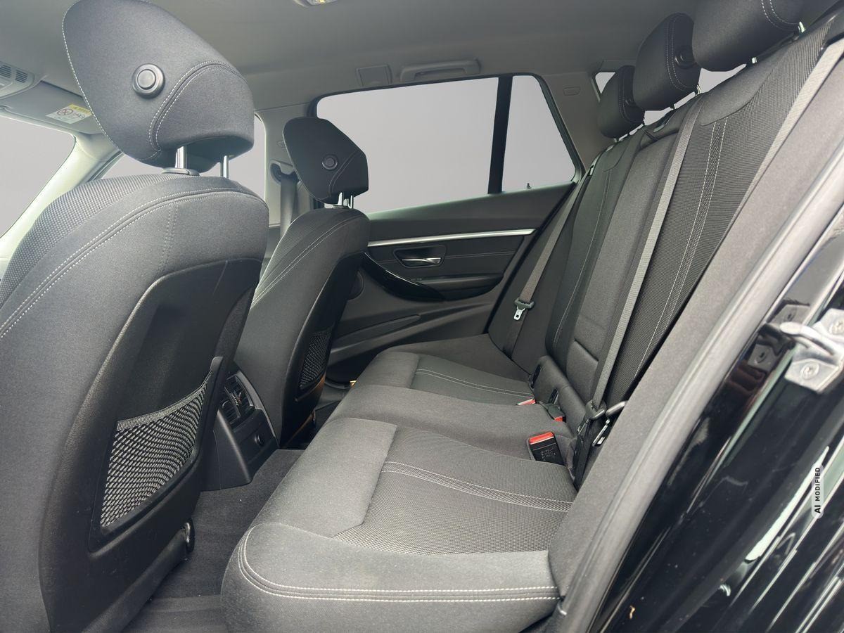 BMW 330 i Touring Sport-Line LED/Navi/HUD/SHZ/AHK/elH