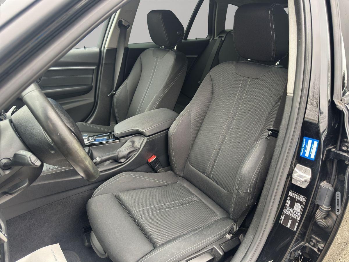 BMW 330 i Touring Sport-Line LED/Navi/HUD/SHZ/AHK/elH