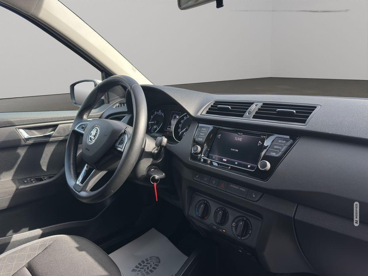 Skoda Fabia Carplay/SHZ/PDC/Bluetooth