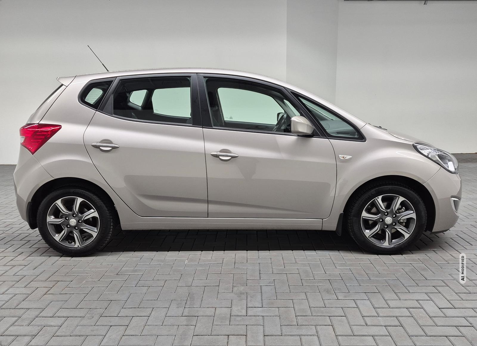 Hyundai ix20 Navi/Klimaaut./SHZ/LHZ/Kam/Tempom./16-LM