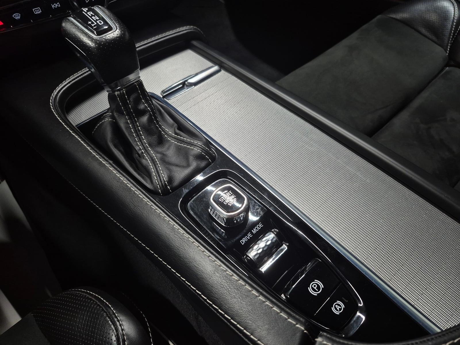 Volvo V90 R Design AWD Matrix/Navi/360°/H-K/Stdhzg