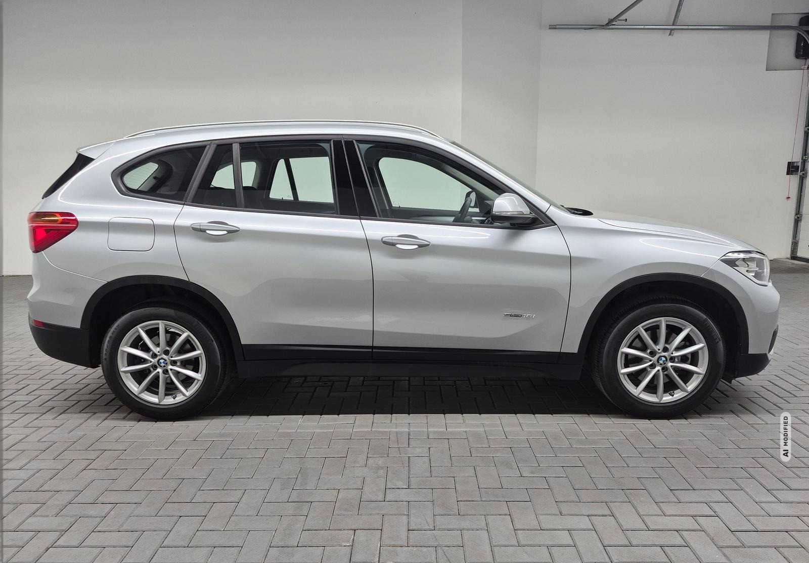BMW X1 sDrive 18i  Navi/PDC/Tempom./17-LM