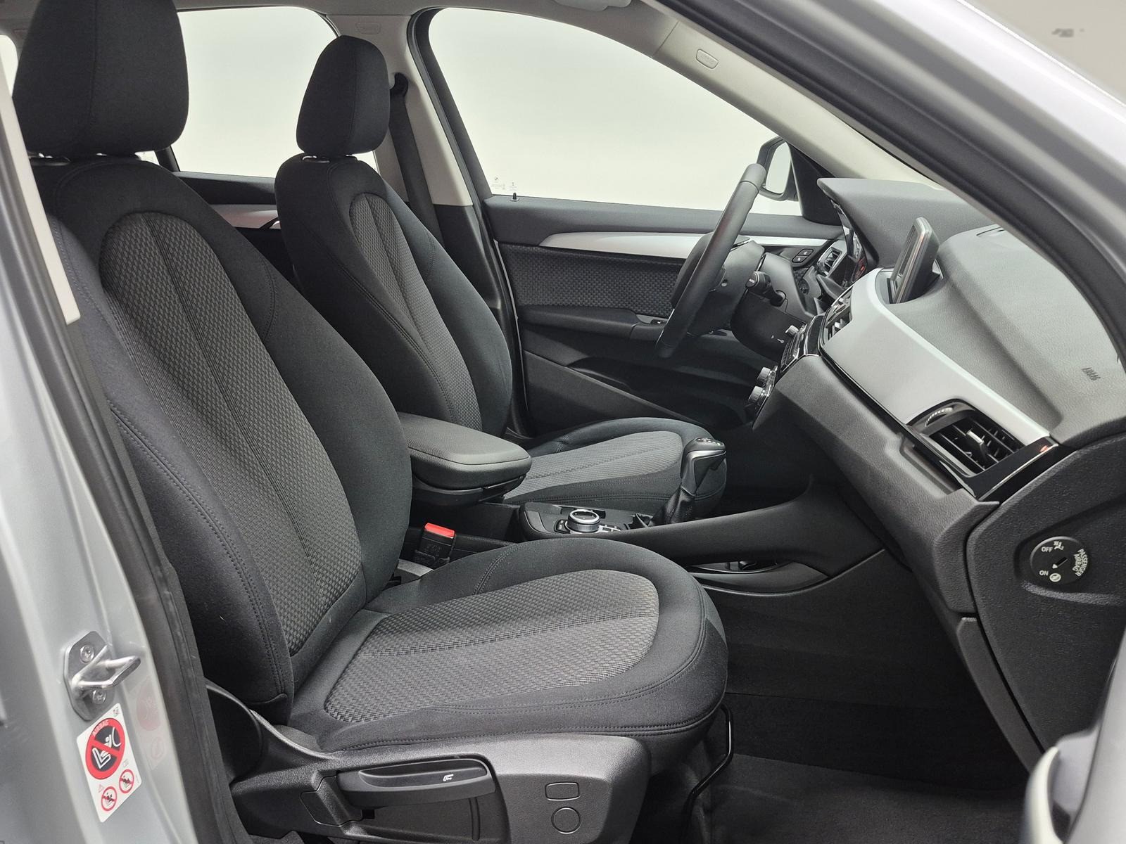 BMW X1 sDrive 18i  Navi/PDC/Tempom./17-LM