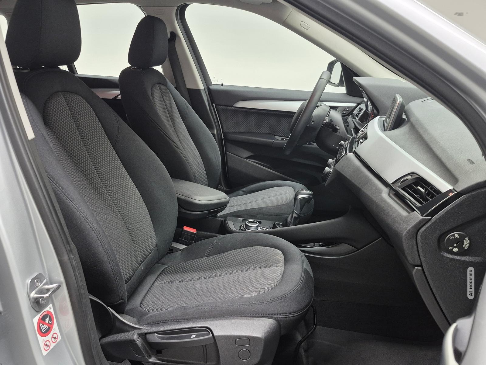 BMW X1 sDrive 18i  Navi/PDC/Tempom./17-LM