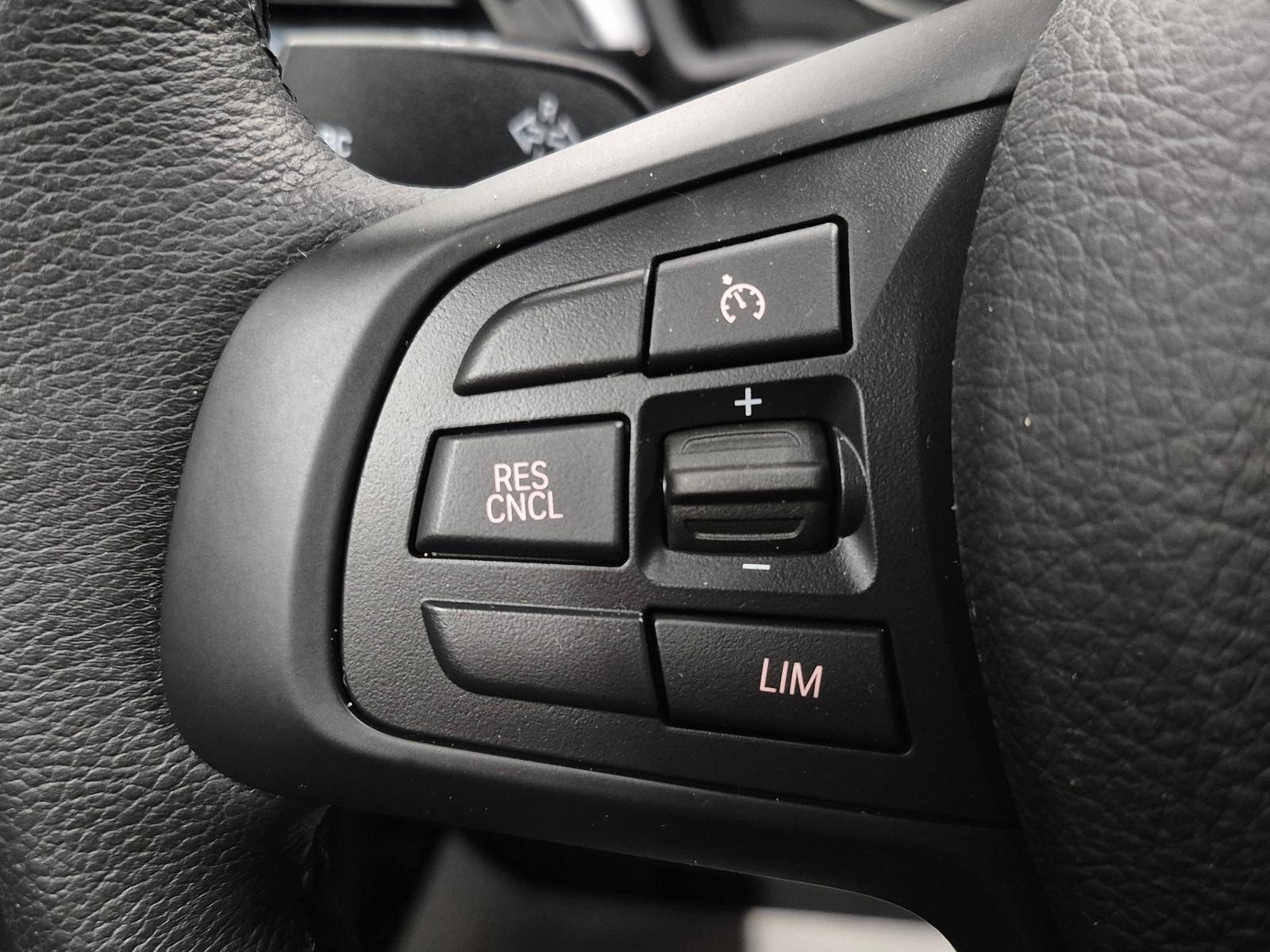 BMW X1 sDrive 18i  Navi/PDC/Tempom./17-LM