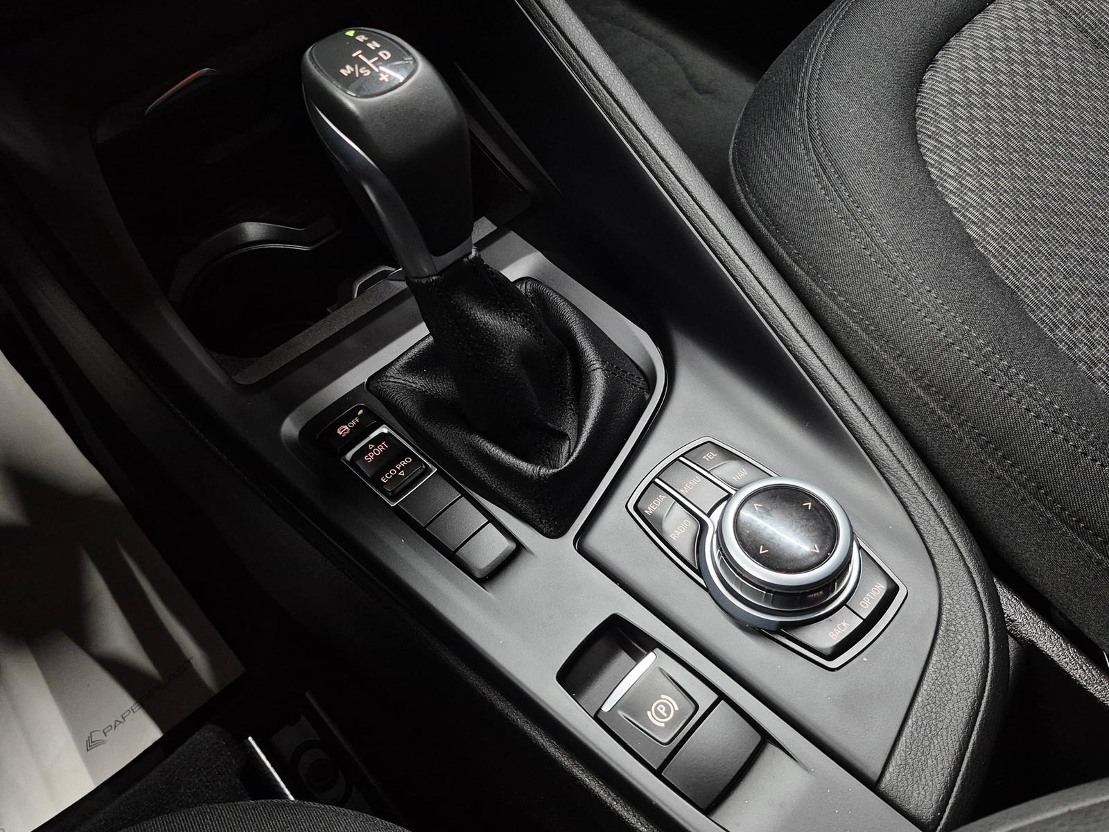 BMW X1 sDrive 18i  Navi/PDC/Tempom./17-LM