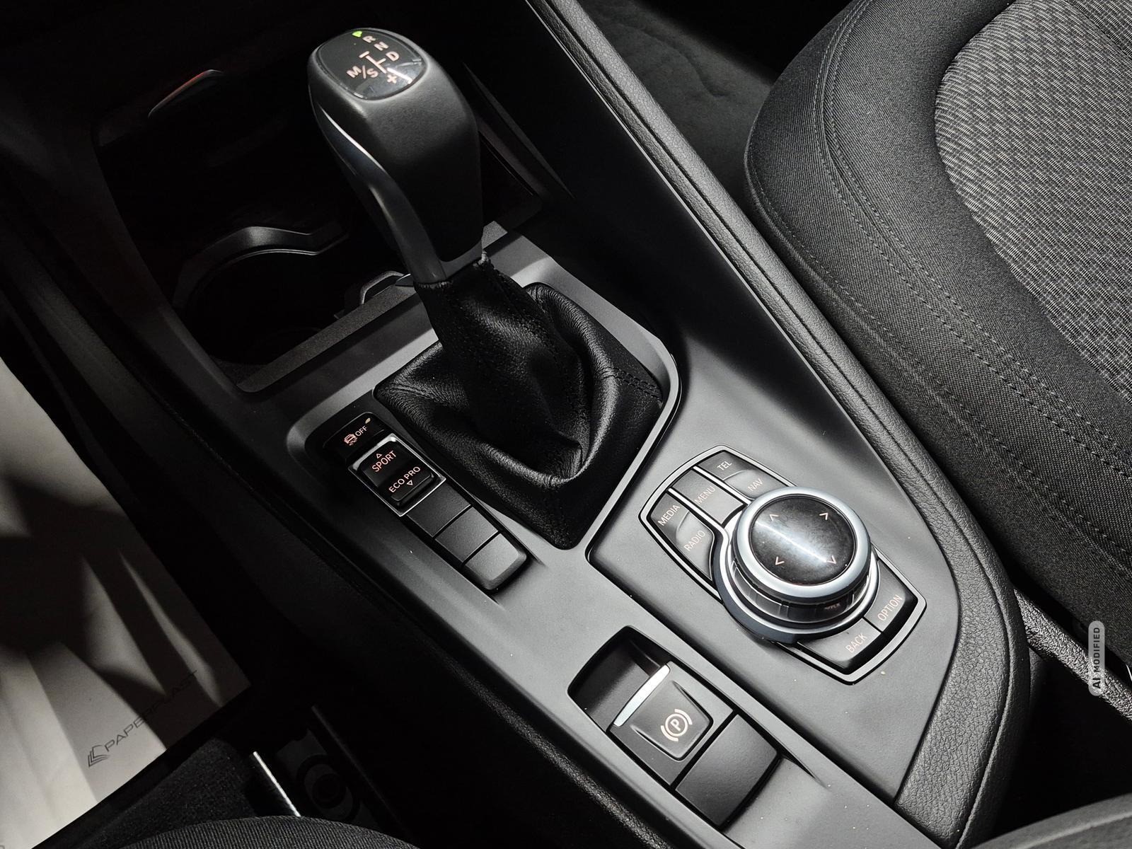 BMW X1 sDrive 18i  Navi/PDC/Tempom./17-LM