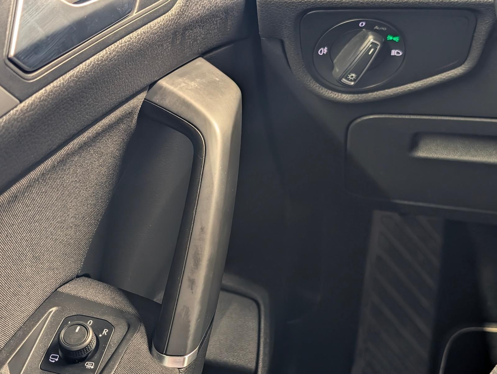 Volkswagen Touran 7-Sitzer/LED/Navi/AHK/SHZ/Kam/ACC/16-LM