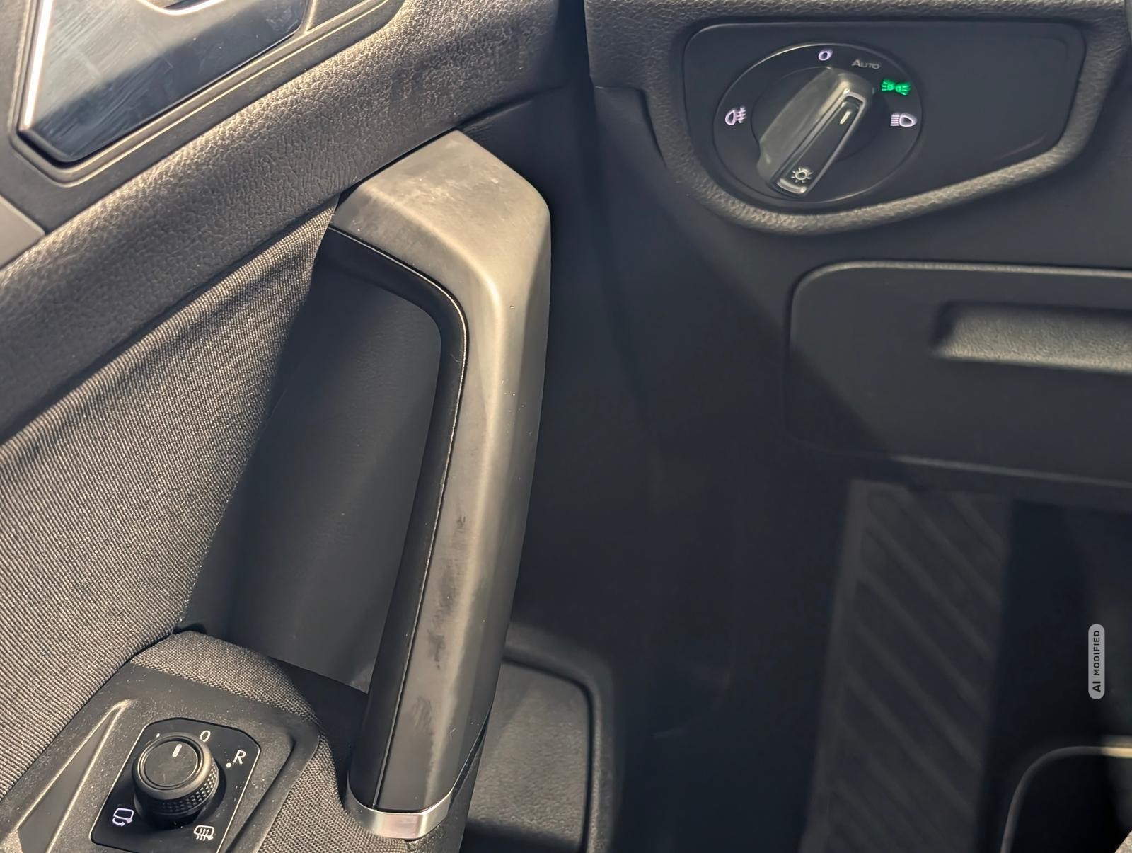 Volkswagen Touran 7-Sitzer/LED/Navi/AHK/SHZ/Kam/ACC/16-LM