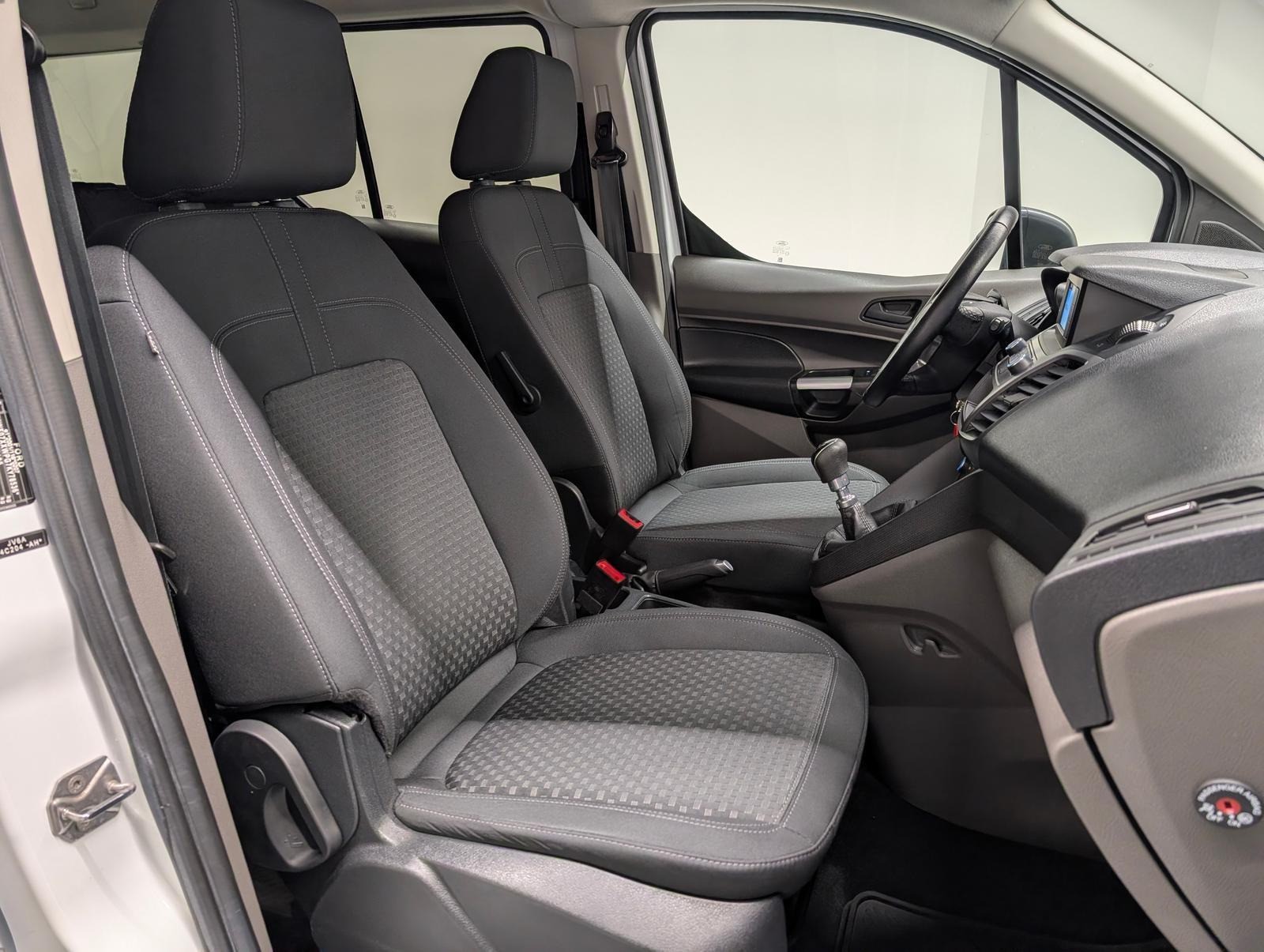 Ford Transit Connect 7-Sitzer/SHZ/PDC/AHK/Tempom.
