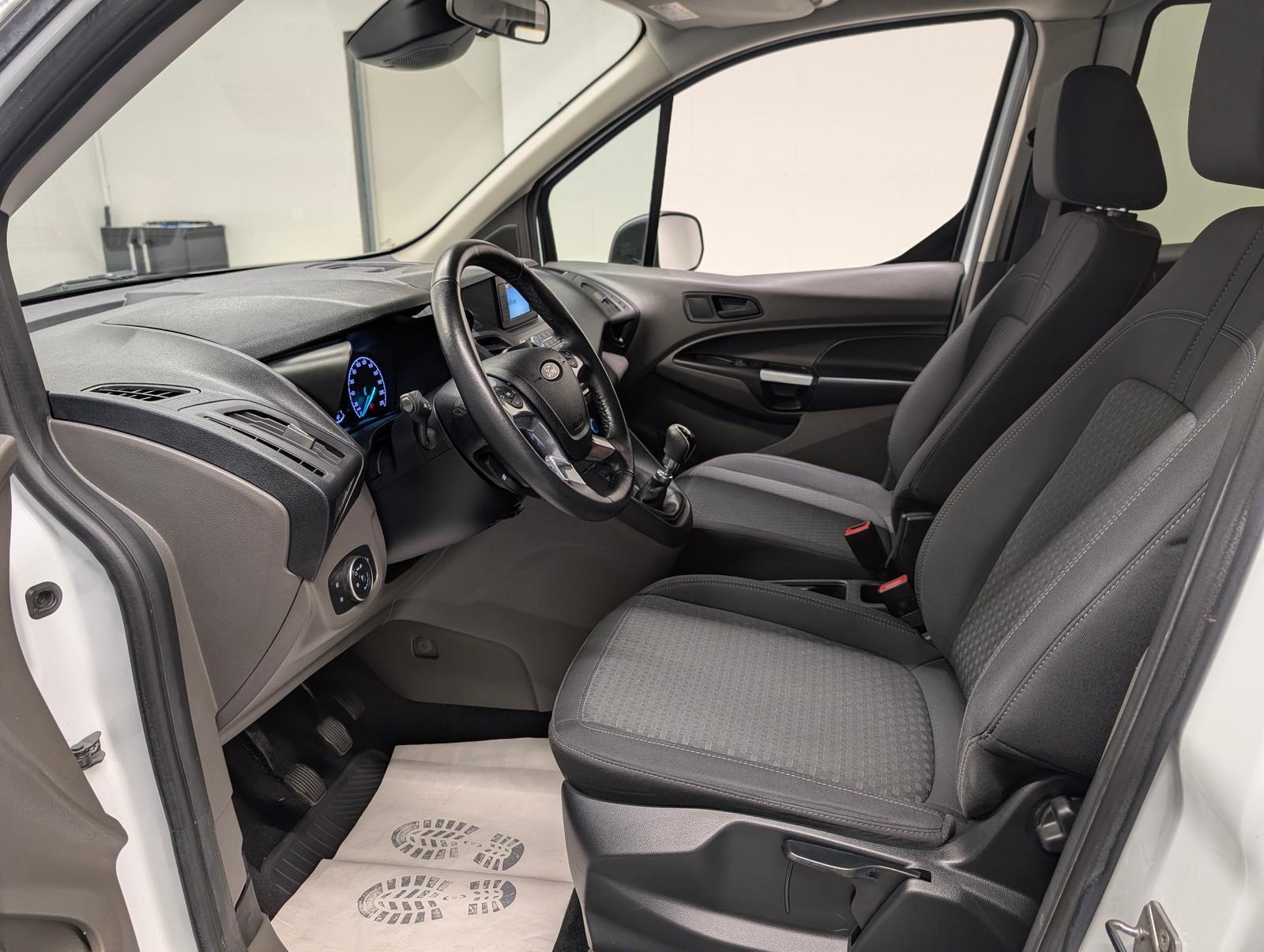 Ford Transit Connect 7-Sitzer/SHZ/PDC/AHK/Tempom.