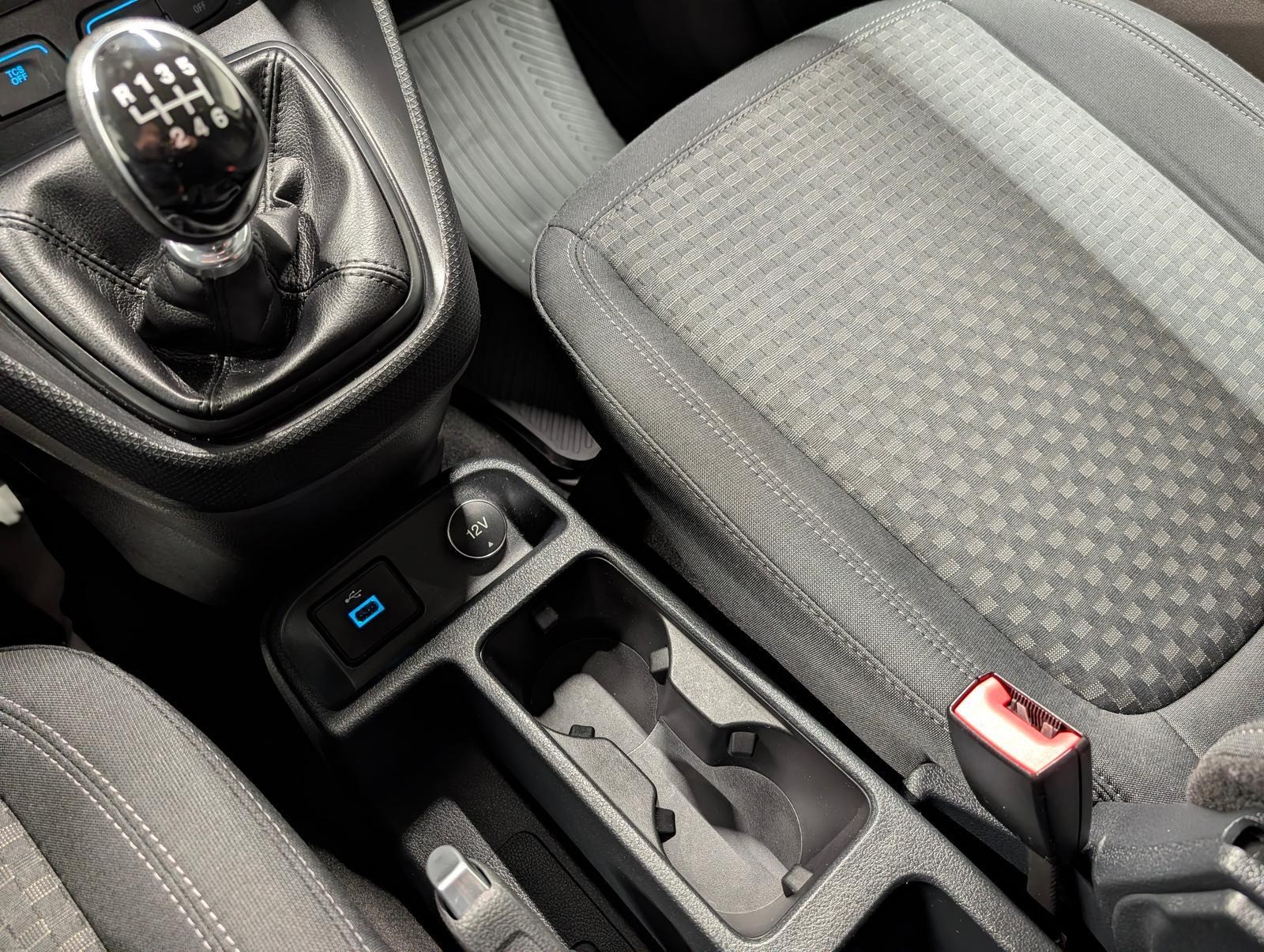 Ford Transit Connect 7-Sitzer/SHZ/PDC/AHK/Tempom.