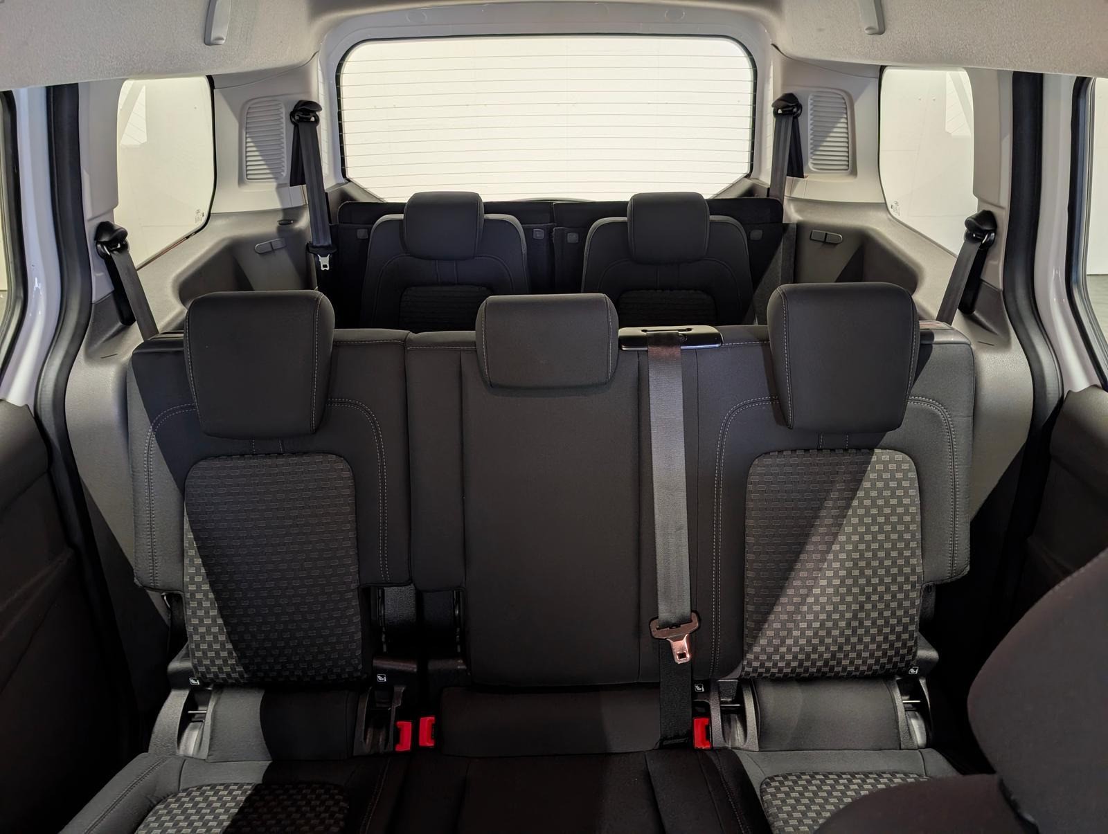 Ford Transit Connect 7-Sitzer/SHZ/PDC/AHK/Tempom.