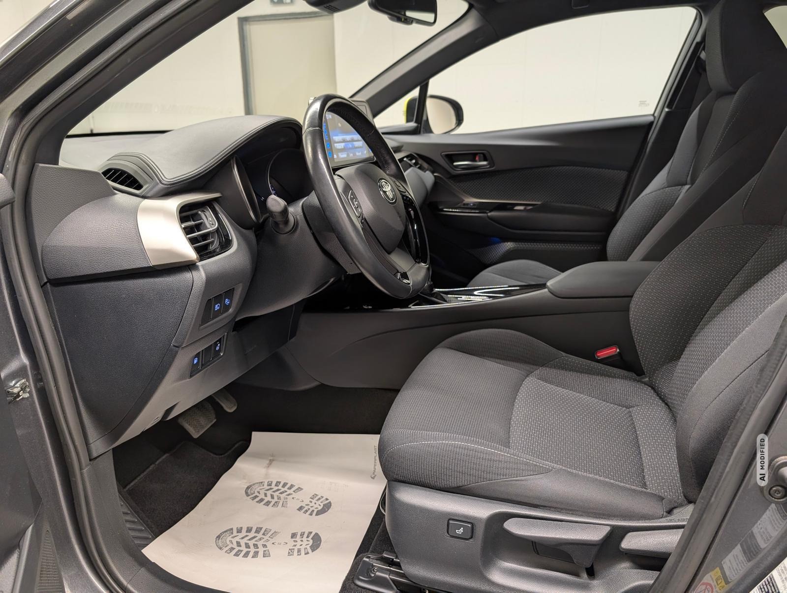 Toyota C-HR Hybrid Team D LED/Navi/SHZ/LHZ/Kam/ACC/17LM