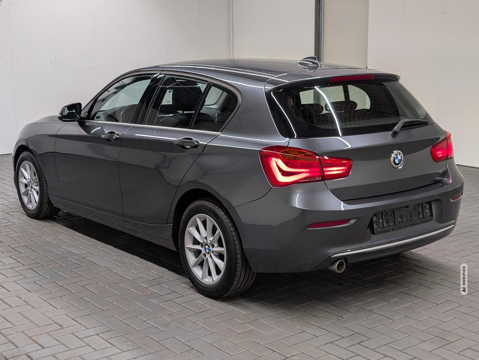 BMW 118 d xDrive Urban Line LED/Navi/SHZ/Kam/GRA/17LM